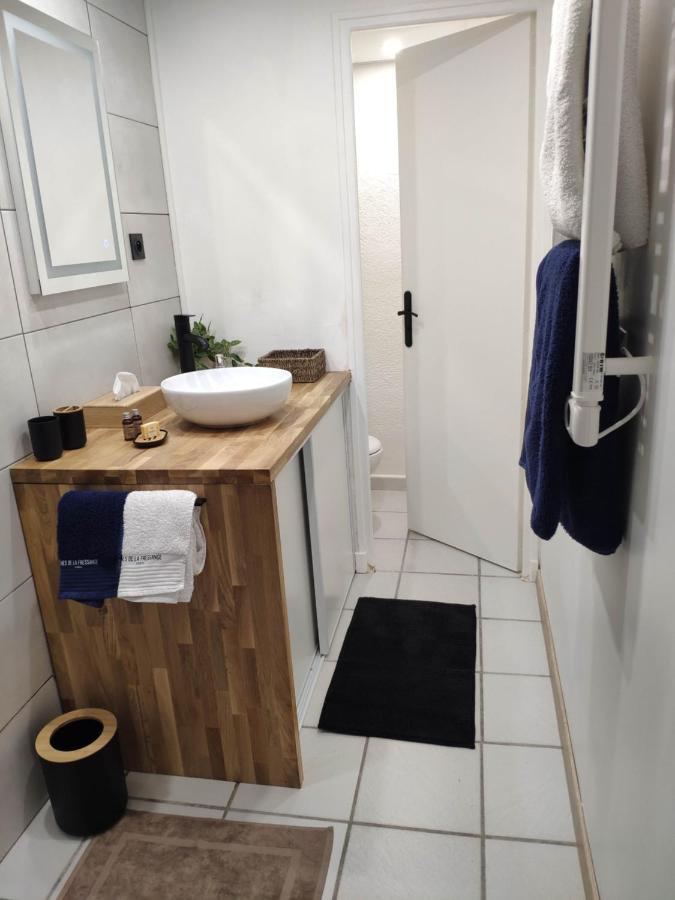 La Tourelle Suite Cosy Entre Vignoble Aixois Et Luberon Le Puy-Sainte-Réparade Extérieur photo