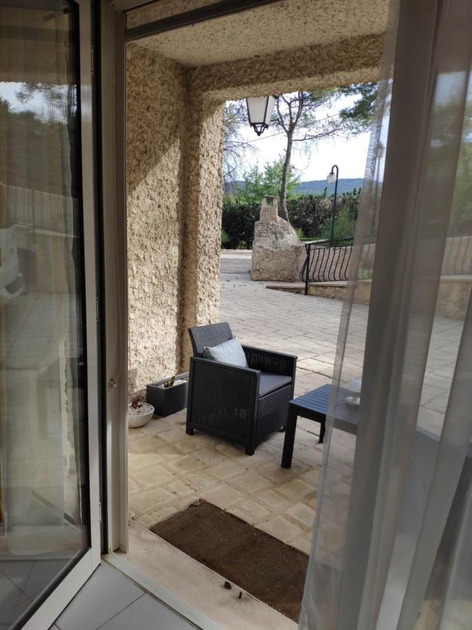 La Tourelle Suite Cosy Entre Vignoble Aixois Et Luberon Le Puy-Sainte-Réparade Extérieur photo