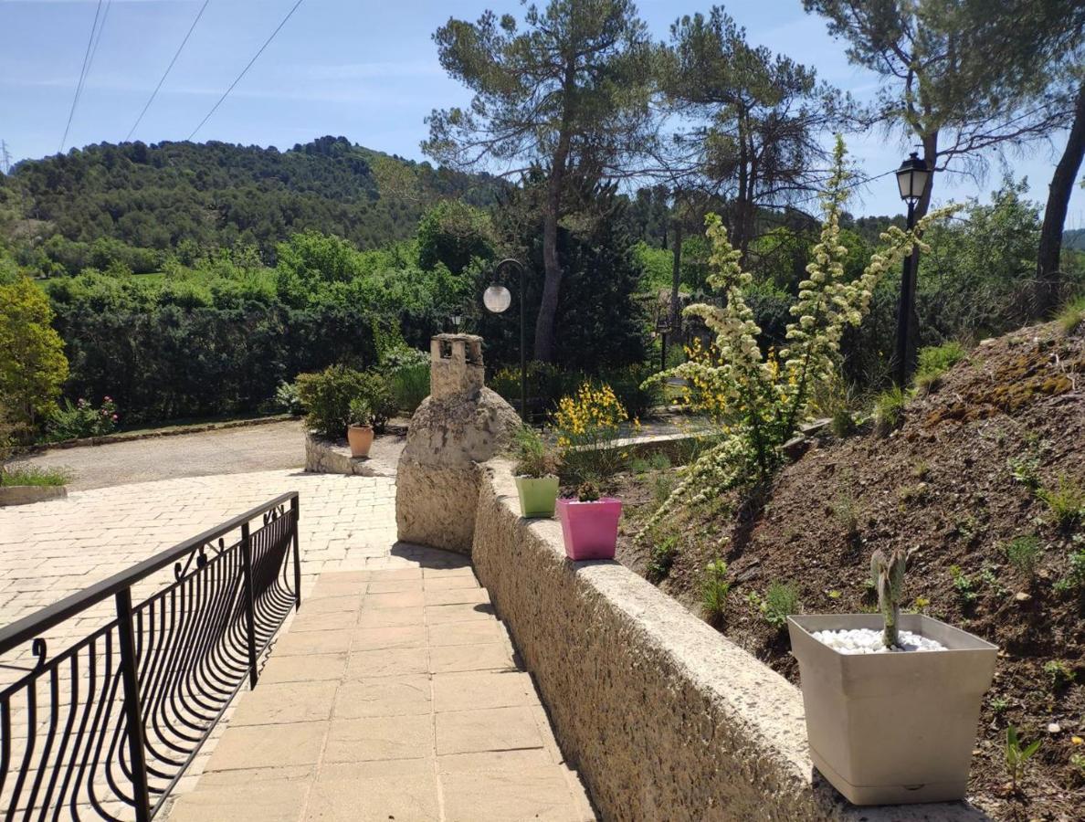 La Tourelle Suite Cosy Entre Vignoble Aixois Et Luberon Le Puy-Sainte-Réparade Extérieur photo