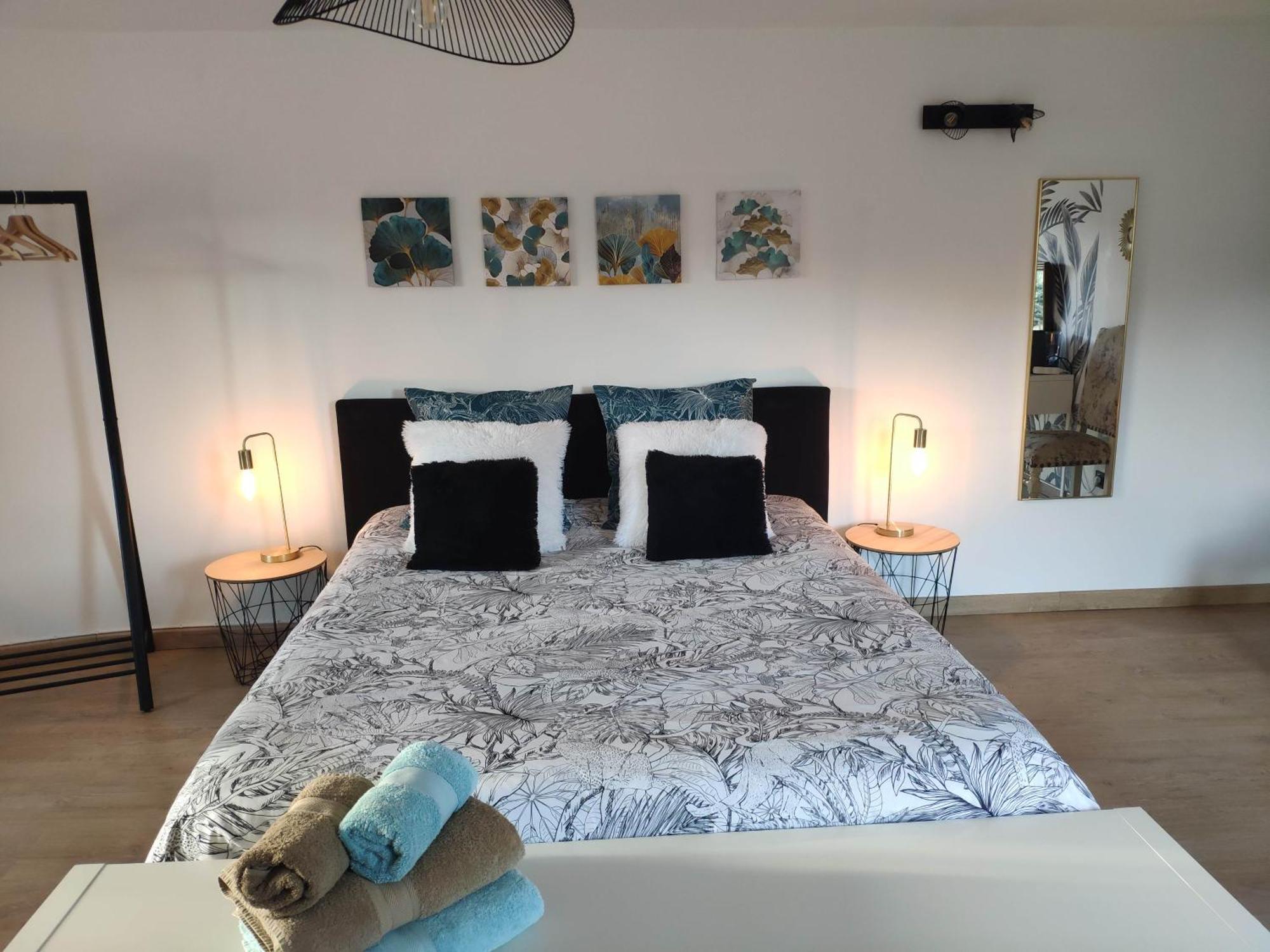 La Tourelle Suite Cosy Entre Vignoble Aixois Et Luberon Le Puy-Sainte-Réparade Extérieur photo