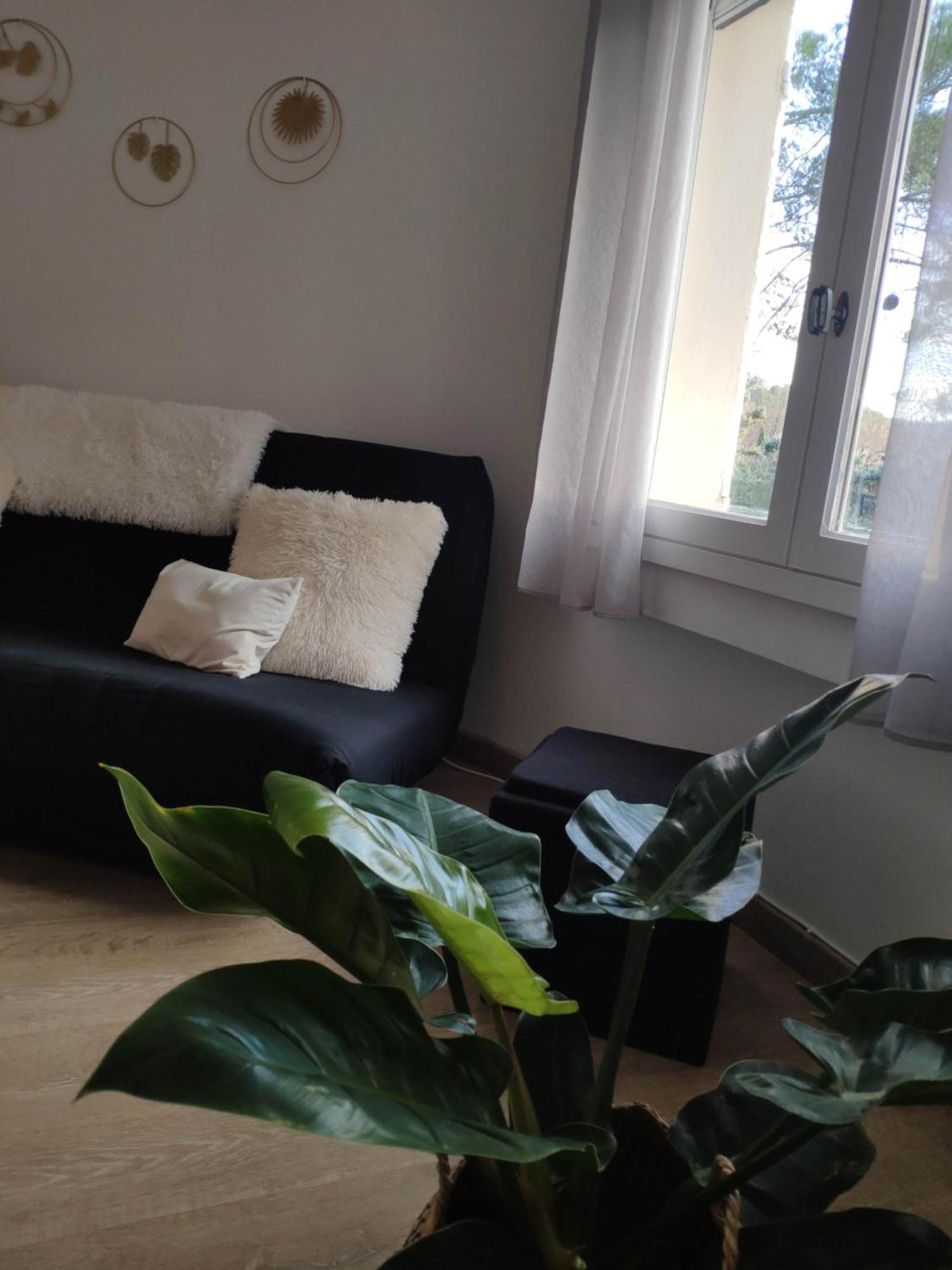 La Tourelle Suite Cosy Entre Vignoble Aixois Et Luberon Le Puy-Sainte-Réparade Extérieur photo