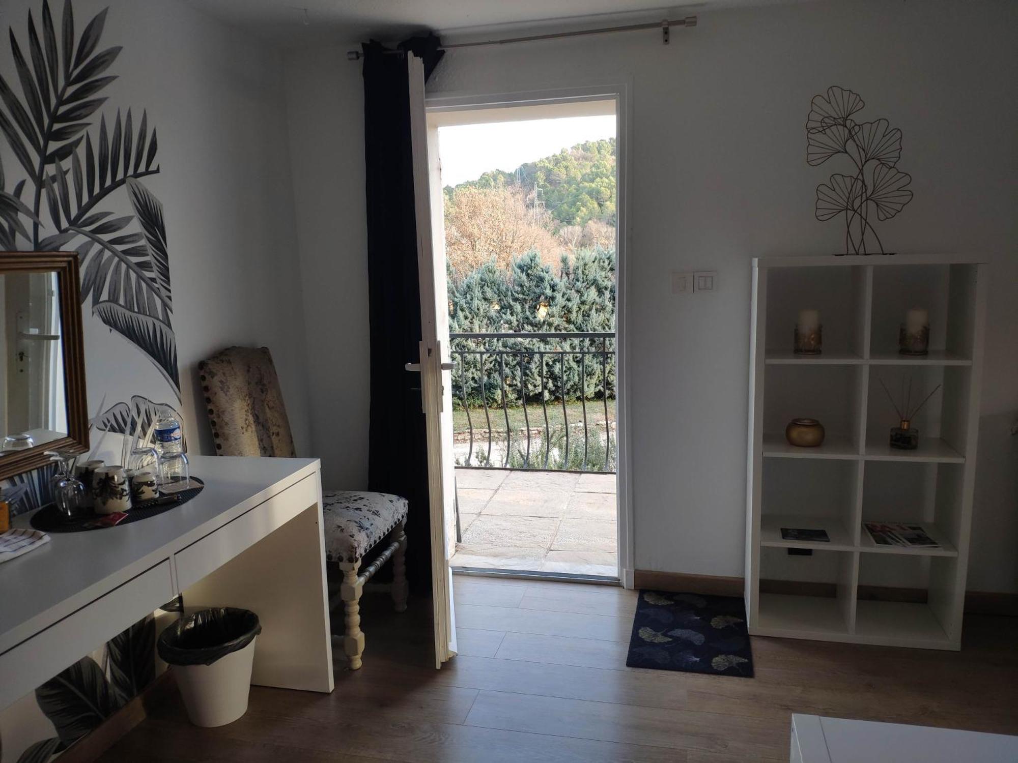 La Tourelle Suite Cosy Entre Vignoble Aixois Et Luberon Le Puy-Sainte-Réparade Extérieur photo