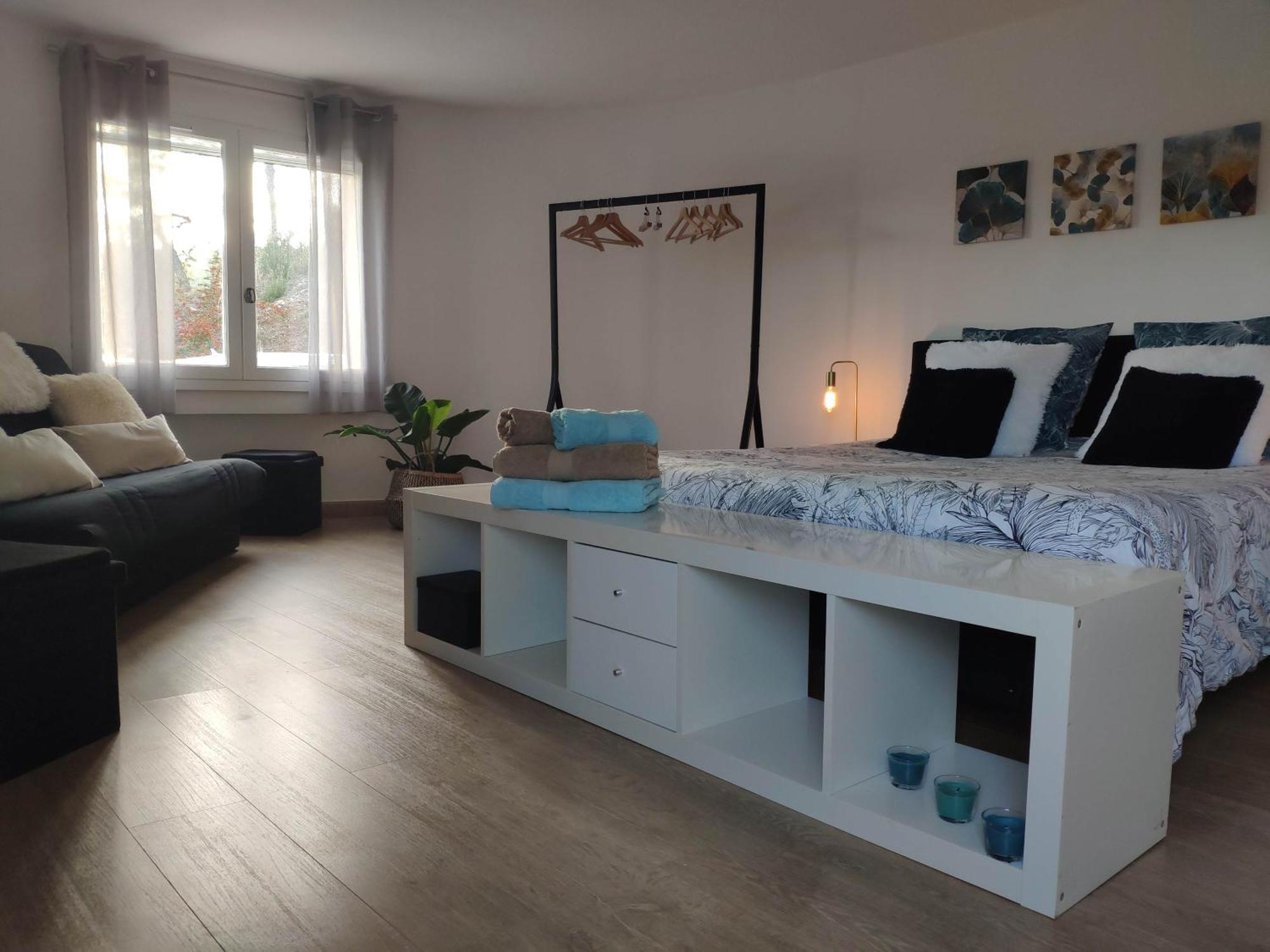 La Tourelle Suite Cosy Entre Vignoble Aixois Et Luberon Le Puy-Sainte-Réparade Extérieur photo