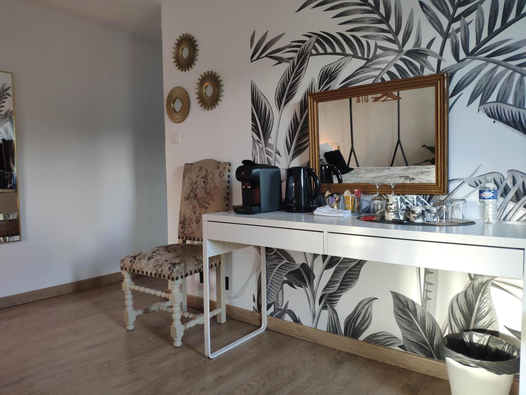 La Tourelle Suite Cosy Entre Vignoble Aixois Et Luberon Le Puy-Sainte-Réparade Extérieur photo